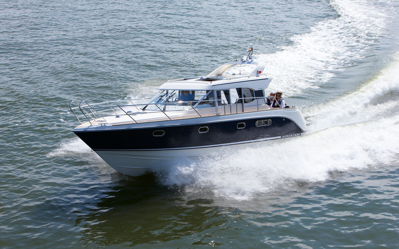 Aquador 32 C: Prices, Specs, Reviews and Sales Information - itBoat