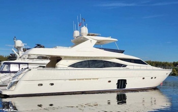 Ferretti 830 (2010)