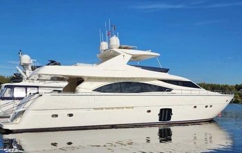 Ferretti 830 (2010)
