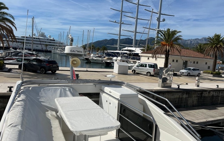 Bavaria Virtess 420 Fly (2014)