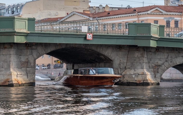 Custom Венецианский лимузин SOLA (2023)