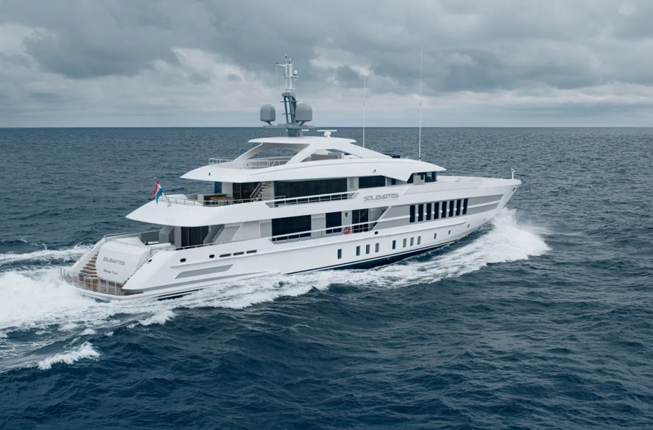 Heesen Juno