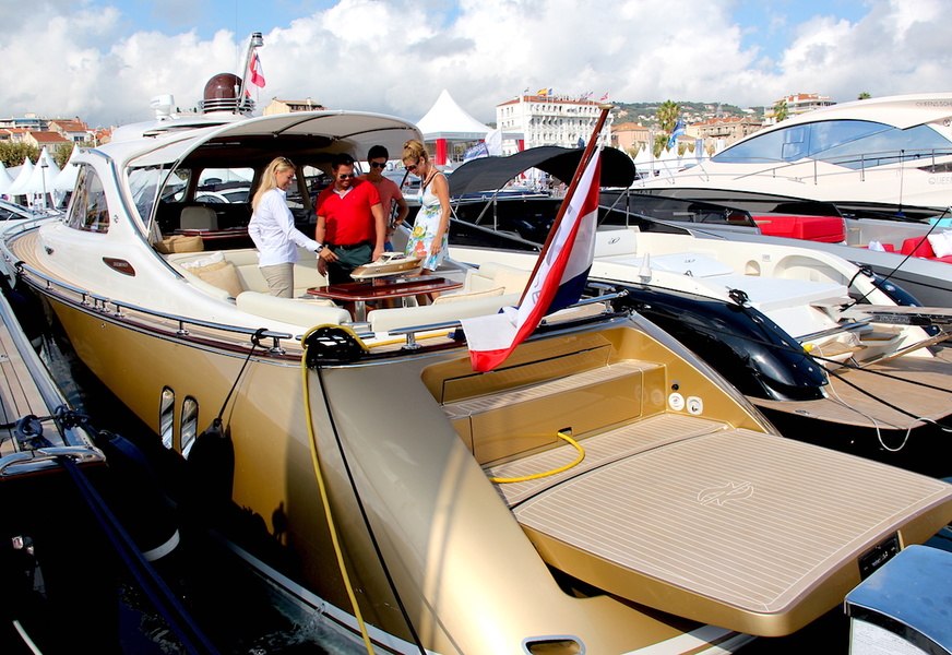 Zeelander 44 на Cannes Yachting Festival