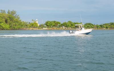 Sportsman Heritage 211 Center Console