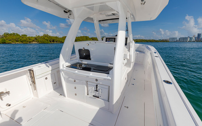 Intrepid  375 Nomad SE