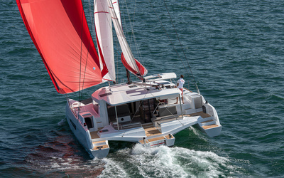 Neel Trimarans 47