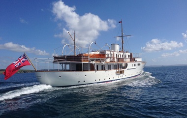 Camper & Nicholsons  Malahne