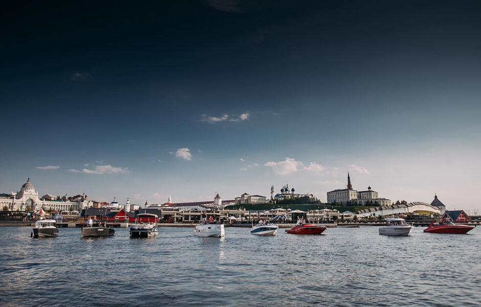 Парад катеров во время Kazan Yachting Festival 2019