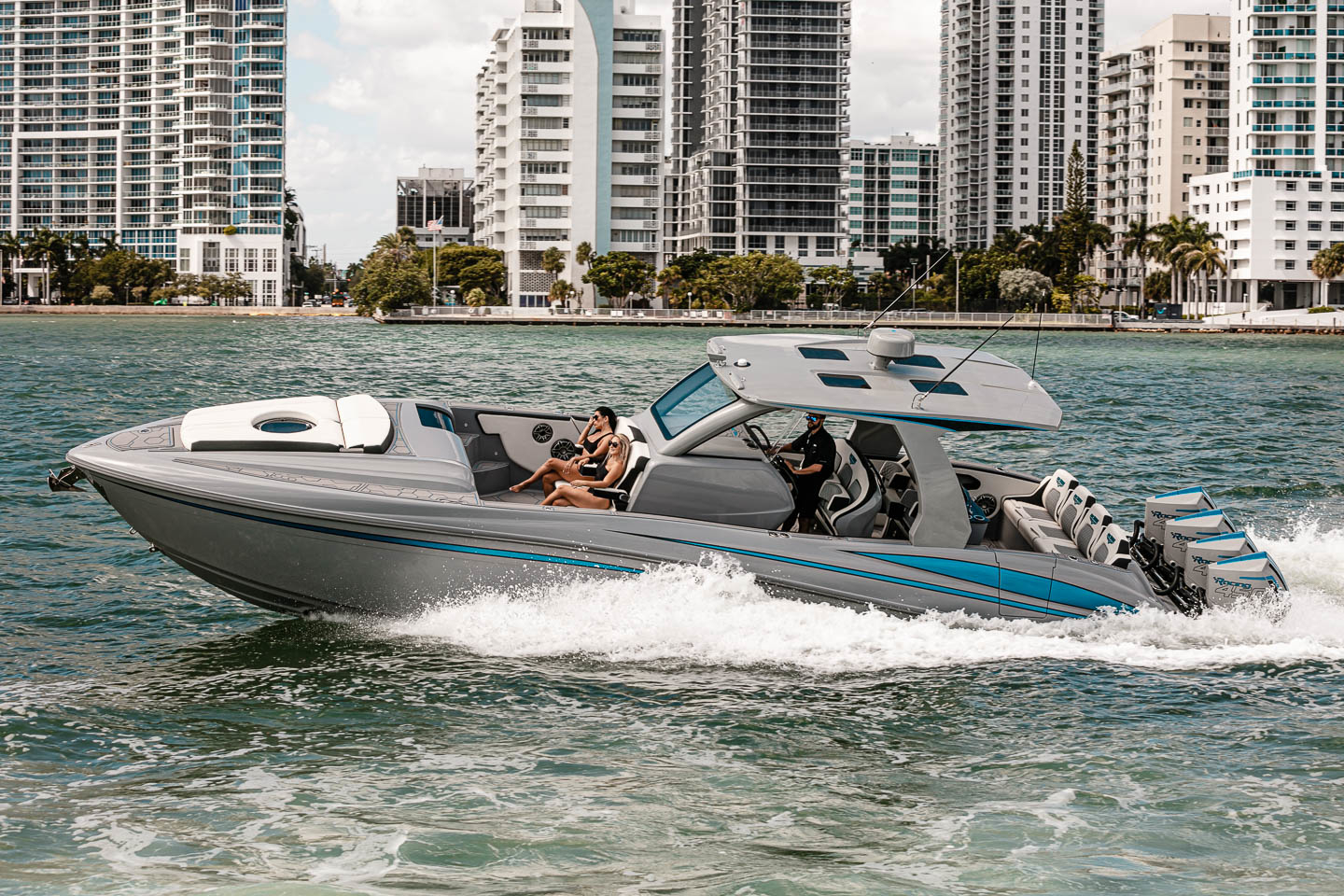 Deep Impact 399 Cabin: Prices, Specs, Reviews and Sales