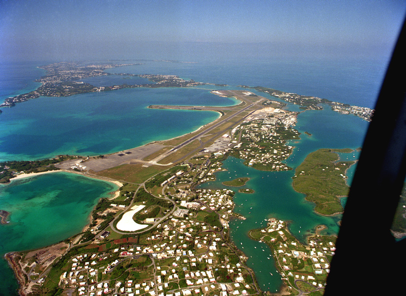 Вид на Бермудские острова сверху