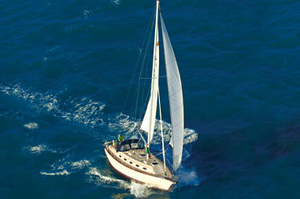 Island Packet Yachts IP370