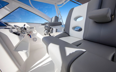 Albemarle 31 Dual Console