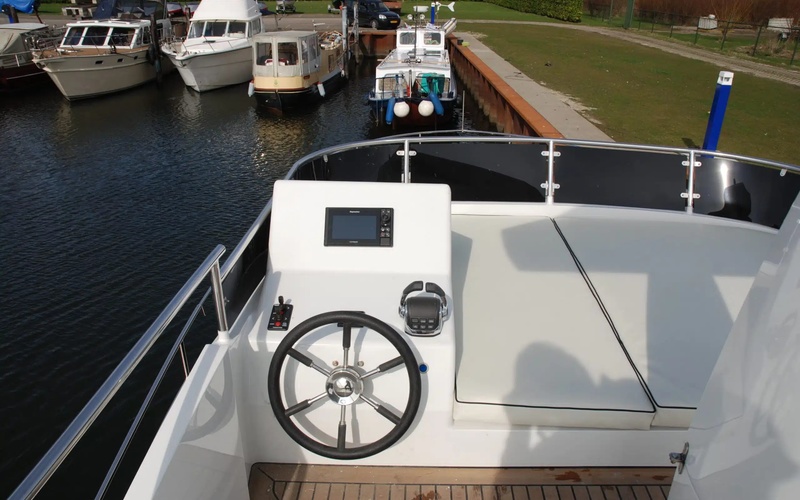 Van Der Heijden Hayden Flybridge