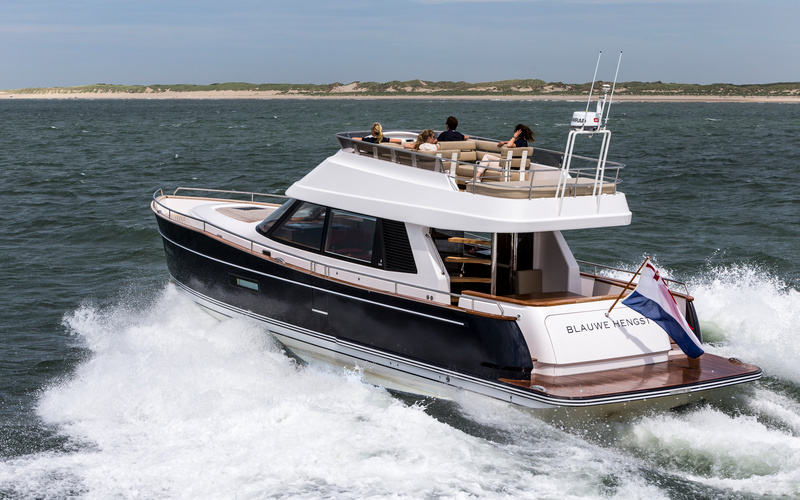 best flybridge yacht