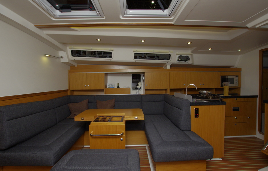 Hanse 445: салон выглядит интересно