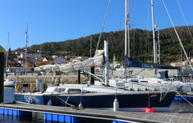 Loss of Zest yacht: broken mast and extensive puncture on deck